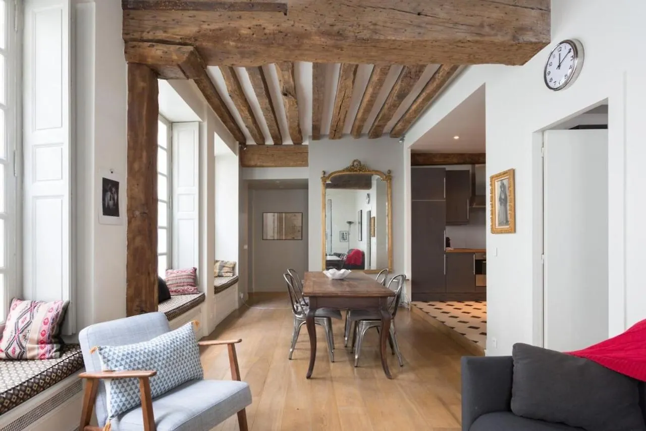 Charming In Le Marais アパート *