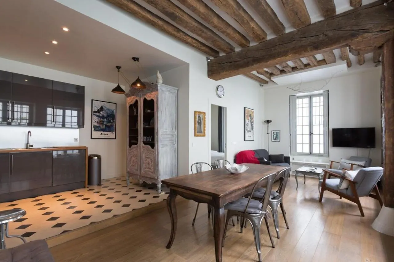 Charming In Le Marais アパート *